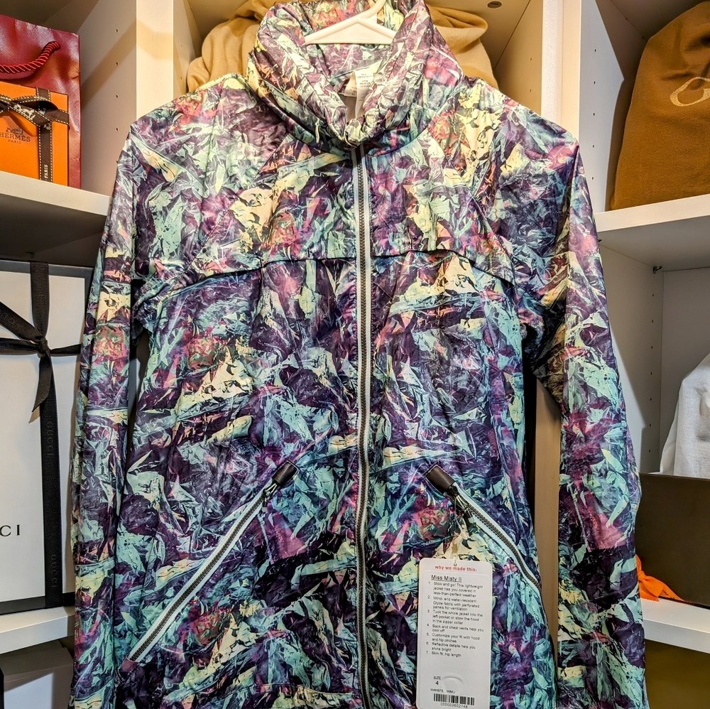 Lululemon Jacket - Picture 5 of 5